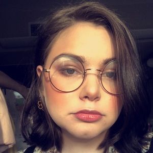 Meet your Posher, Clclara